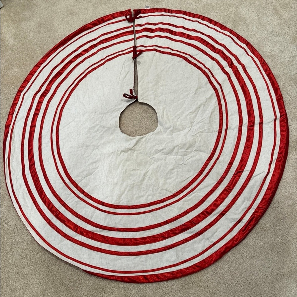 Reversible Christmas Tree Skirt